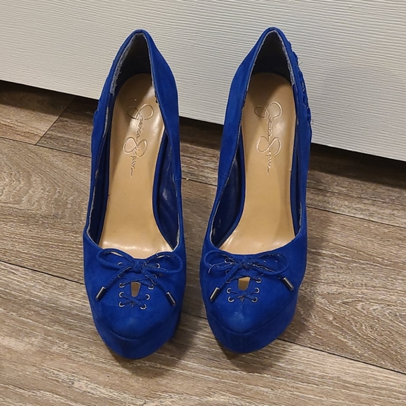 Shoes - Picture 2 of 4